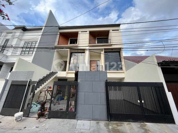 DI JUAL RUMAH BARU DI TOMANG BARU JAKARTA BARAT BANGUNAN 3 LANTAI KAMAR TIDUR 5 SIAP HUNI DI JUAL RUMAH BARU DI TOMANG BARU JAKARTA BARAT BANGUNAN 3 LANTAI KAMAR TIDUR 5 SIAP HUNI