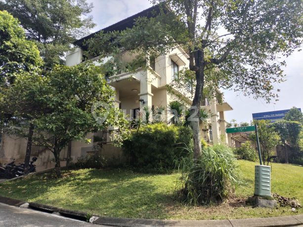 Rumah Hoek Murah Country Wood Sentul Rooftop View Gunung Dekat Jagorawi