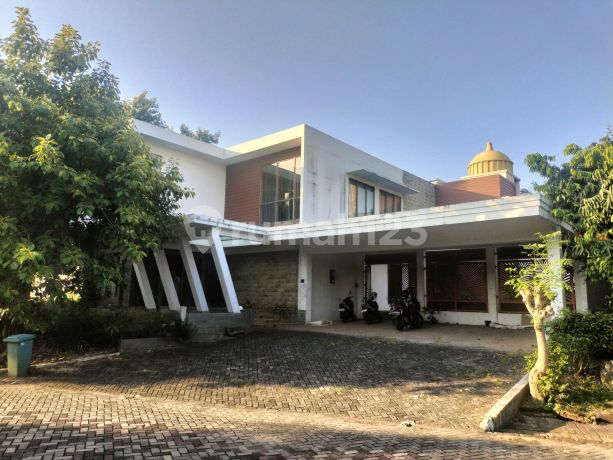 Cheap Luxury Corner House in Kemang Pratama Regency with Pool and Jorr Access Cheap Luxury Corner House in Kemang Pratama Regency with Pool and Jorr Access