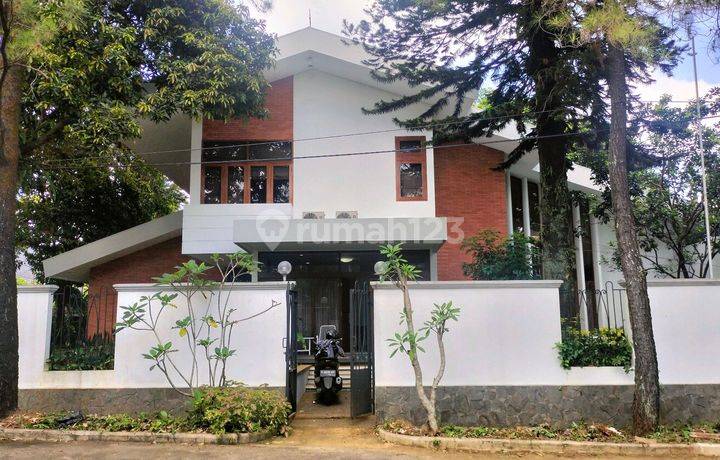 Rumah Mewah Hoek Villa Duta Asri Rapi Terawat Siap Huni Akses Jagorawi Pajajaran