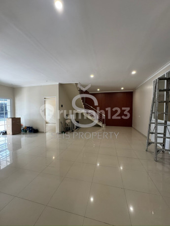 Rumah singgasana pradana Bojongloa Kidul, Bandung SHM Terenovasi