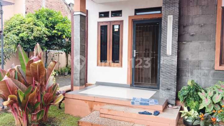 Flood-Free, House, 1 Floor, Freehold Title, Eligible for KPR in Padasuka, South Cimahi