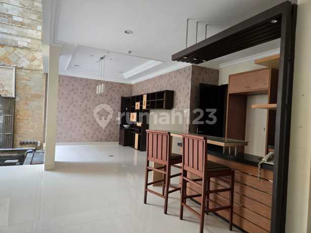 Rumah 2.5 Lantai Siap Huni