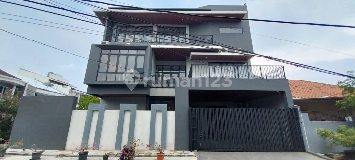 Rumah 3.5Lantai Siap Huni