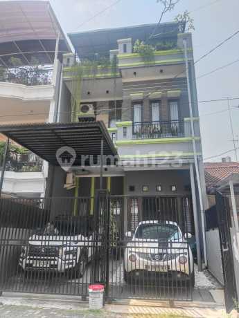 Rumah 3 Lantai Siap Huni Full Furnished