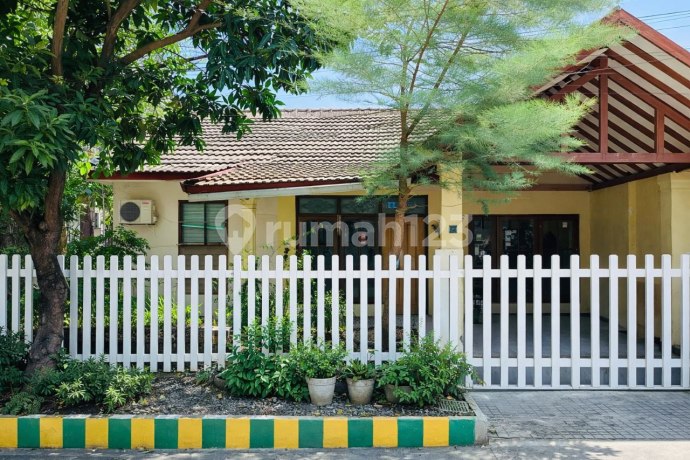 Rumah di Rungkut Barata Surabaya Bagus Siap Huni dan Asri Rumah di Rungkut Barata Surabaya Bagus Siap Huni dan Asri