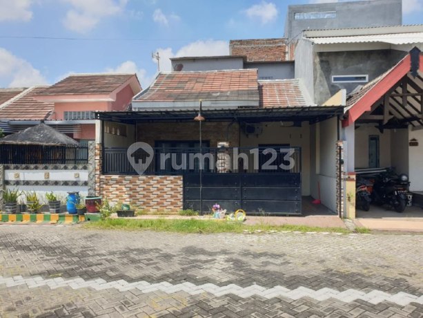 Rumah Di Park Royal Regency Buduran Sidoarjo Bagus Siap Huni 