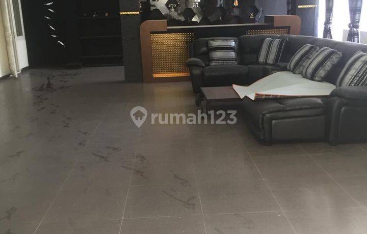 Rumah Dijual Cepattt di Setraduta Cemara Mainroad