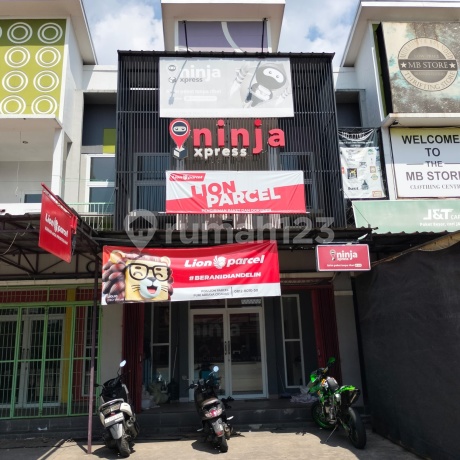 Quick Sale, Well-Maintained Shop House in a Busy Location in Bogor