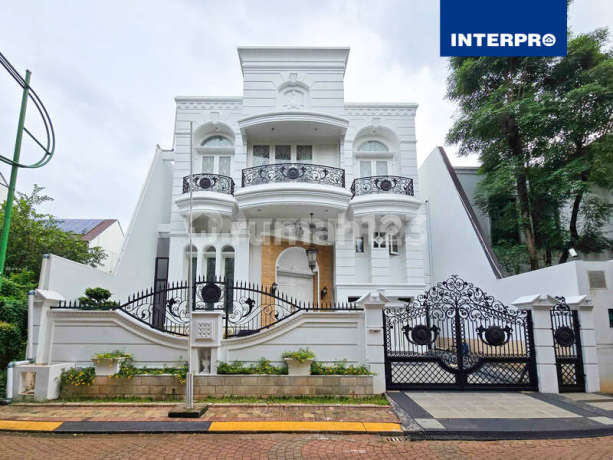 Luxury 3.5-Story House Senayan Residence South Jakarta