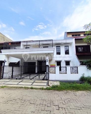 Rumah Mewah 2 Lantai Dijual di Puri Flamboyan Rempoa Tangsel Dekat MRT Lebak Bulus & Pim - SHM, LT 212 M²
