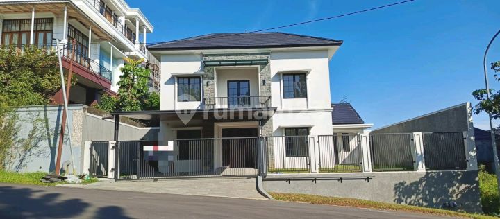 Rumah Baru Kolam Renang View Gunung Cluster Sentul City Bogor Rumah Baru Kolam Renang View Gunung Cluster Sentul City Bogor