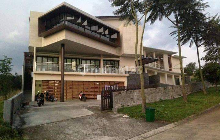 Rumah /kantor posisi hook cluster Sierra Madre Sentul city 