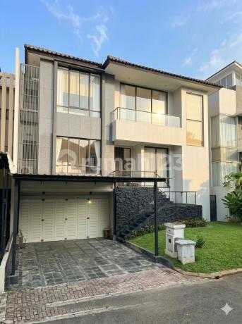 Dijual Rumah Mewah di The Crown Phg Gading Serpong