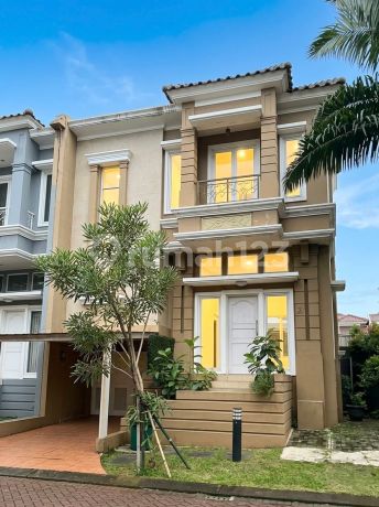 Sold at a Super Loss of 1M Below Market Price, Hook House in Karelia Village, Gading Serpong
