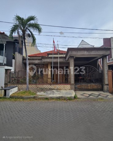 Rumah Manyar Tompotika Strategis Row 3 Mobil Rumah Manyar Tompotika Strategis Row 3 Mobil