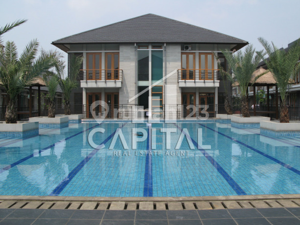 Rumah Cakep Dekat Tol Pasteur Lengkap Dengan Fasilitas Kolam Renang Play Ground Dan Tempat Gym