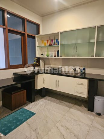 Rumah Sunrise Garden 2 Lantai Siap Huni Dekat Lapangan Hadap Barat