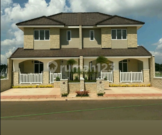 Rumah 2 Lantai Semi Furnished Sakura Regency 3 Hadap Selatan