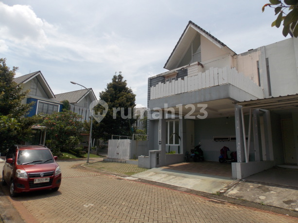 Rumah Cantik di Lingkungan Strategis di Discovery Bintaro Jaya
