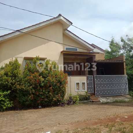 rumah di jual di komplek perumahan pamulang 