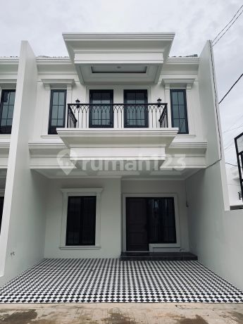 Rumah Modern Klasik 5 Menit Ke Stasiun 15 Menit Ke Pintu Tol