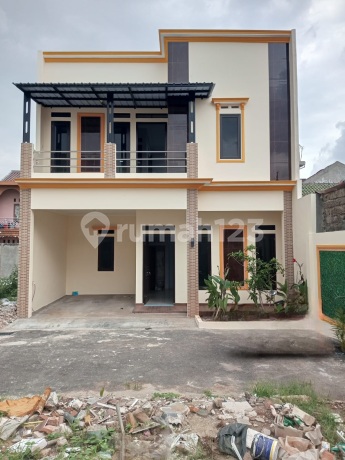 Rumah 2 Lantai Area Cipondoh Dekat Pinang H Cepe