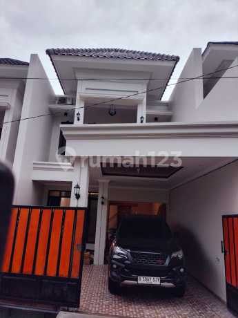 Rumah 2 Lantai Area Larangan Indah Bebas Banjir Dekat Ke Busway