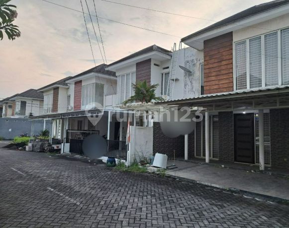 DIJUAL RUMAH EVERGREEN DE PARC GUNUNGANYAR DIJUAL RUMAH EVERGREEN DE PARC GUNUNGANYAR