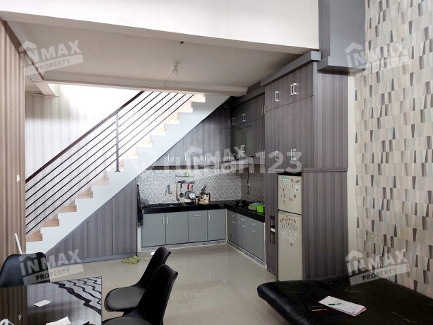 Dijual Murah Rumah Minimalis 2 Lantai Full Perabot di Taman Sulfat Dijual Murah Rumah Minimalis 2 Lantai Full Perabot di Taman Sulfat