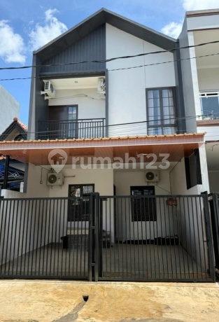 Rumah Rensi Melati Mas Serpong 2 Lantai Rapi Semi Furnished