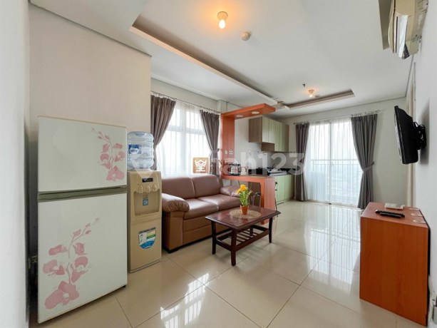 Exclusive! 2BR Hook Madison Park - Desain Modern Minimalist Warm Contemporary, Terdekat Central Park & Taman Anggrek, Fasilitas Kolam Renang, Jogging Track, Lapangan Basket, Gym, Billiard, Sky Garden, Evi Charger Station