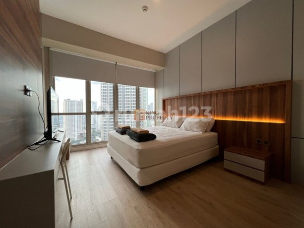 Luxury 3Br Modern Warm Minimalist Taman Anggrek Residence - Near Neo Soho & Apl Tower, Close to Central Park, Facilities: Swimming Pool, Kids Playgrounds, Mall, Atm Center, Fitness Center, Garden, Jogging Track, 24-Hour Security