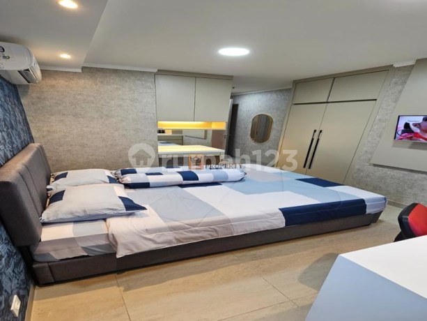 Tinggal di Landmark Jakarta! 1BR Menara Jakarta Furnish Rapi Garden dan City View, Fasilitas 360' SKY Observatory, Helipad, Mall Mewah, Rooftop Garden, SKY Lounge & Resto, BBQ Area, GYM, Jacuzzi, Playland, Security 24 Jam, Tennis Court