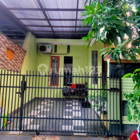 Minimalist House in Taman Cikas, Bekasi