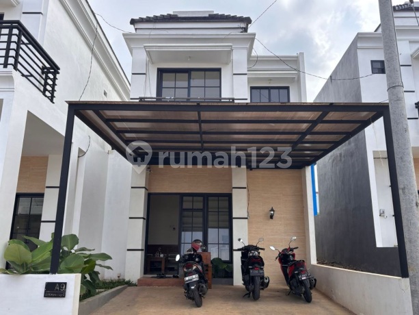 Rumah 2 Lantai Karangploso View Pegunungan Kota Batu