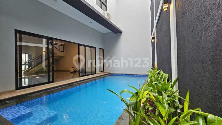 Luxury House for Sale in Bintaro Sector 9 South Tangerang with Private Pool Luxury House for Sale in Bintaro Sector 9 South Tangerang with Private Pool