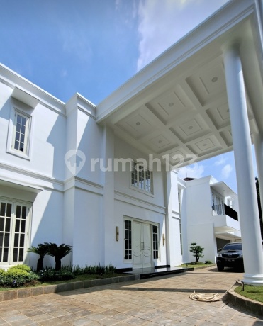 Luxury Ready-to-Occupy House in Banyumas, Menteng, Central Jakarta