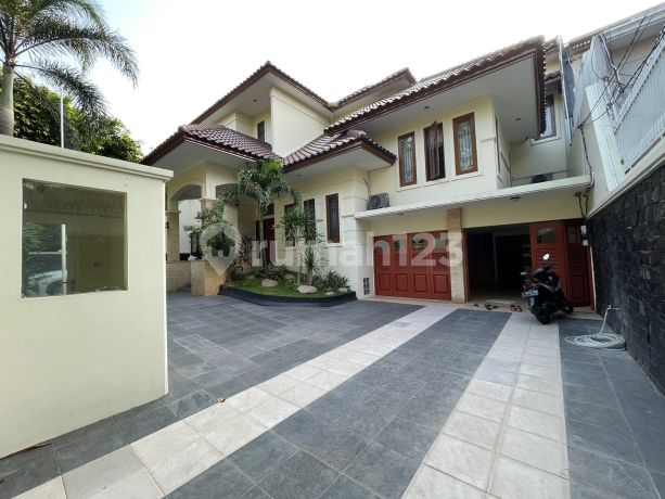 For sale nice house in Brawijaya area, Kebayoran Baru, South Jakarta For sale nice house in Brawijaya area, Kebayoran Baru, South Jakarta