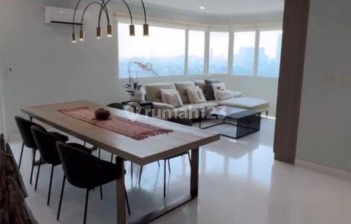 Dijual 3 BR full furnished  Park Royal apartemen Gatot Subroto Jakarta Selatan
