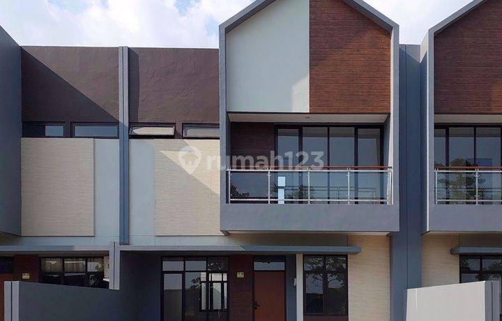 Rumah mewah Royal Spring Hertasning Kota makassar