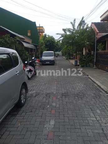 Rumah 2 Setengah Lantai Di Tlogosari Jalan 2 Mobil 