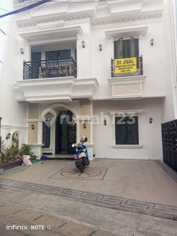 Rumah Mewah 3 Lantai Siap Huni Di Curug Agung Tanah Baru Depok