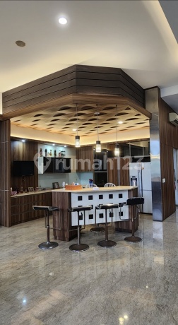 Rumah Mewah Siap Huni Private Pool Hadap Selatan Timur