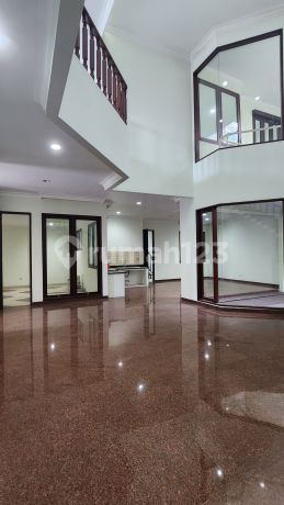 Rumah Taman Villa Meruya Bebas Banjir Carport 2-3 Mobil