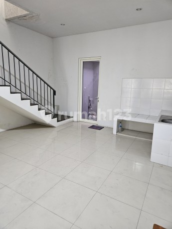 Rumah 2 Lantai Springville 