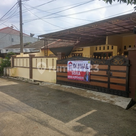 For Sale. Cheap Move-In Ready House .1 Floor at Pondok Duta 1 For Sale. Cheap Move-In Ready House .1 Floor at Pondok Duta 1