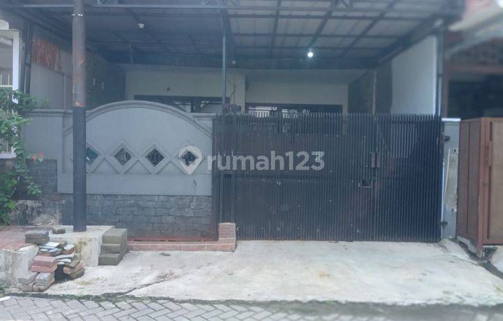 Rumah Di Perumahan Victoria Park Residence, Karawaci Tangerang