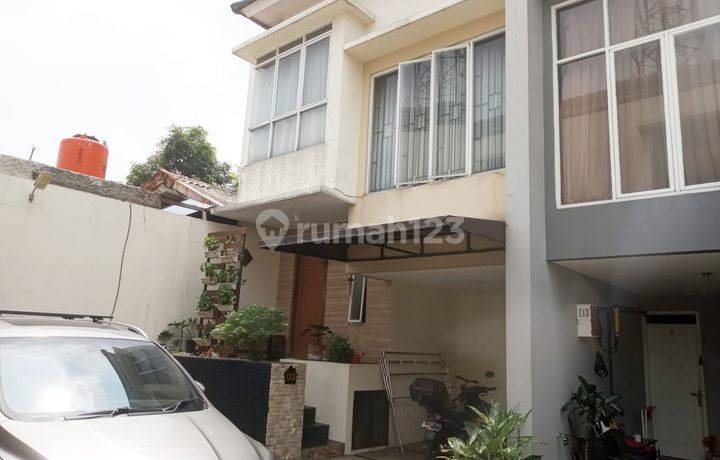 Villa Lalita Bintaro Bagus Furnished