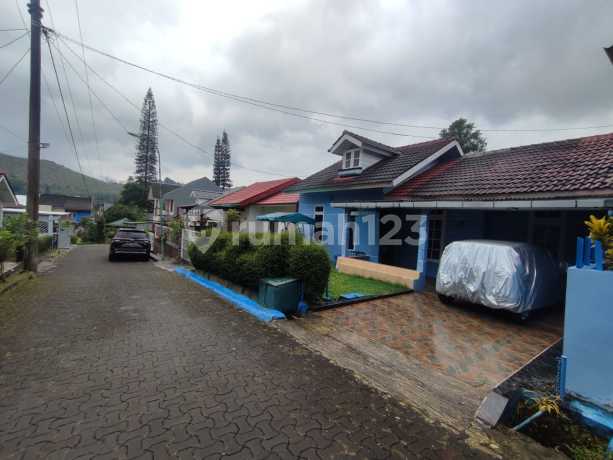 Villa Biru di Green Apple, Cipanas, Siap Huni, 143 Meter